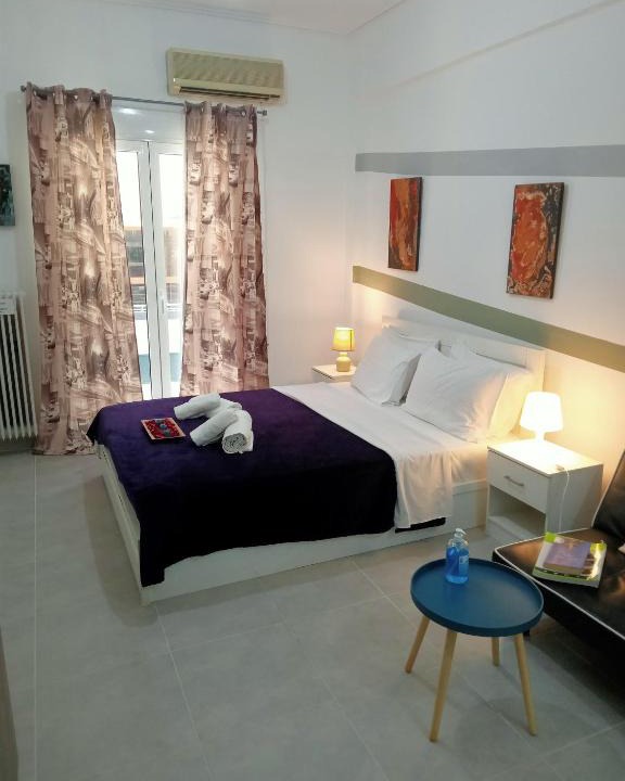 Petralona Apartment | Cozy spot apt next to metro station .
