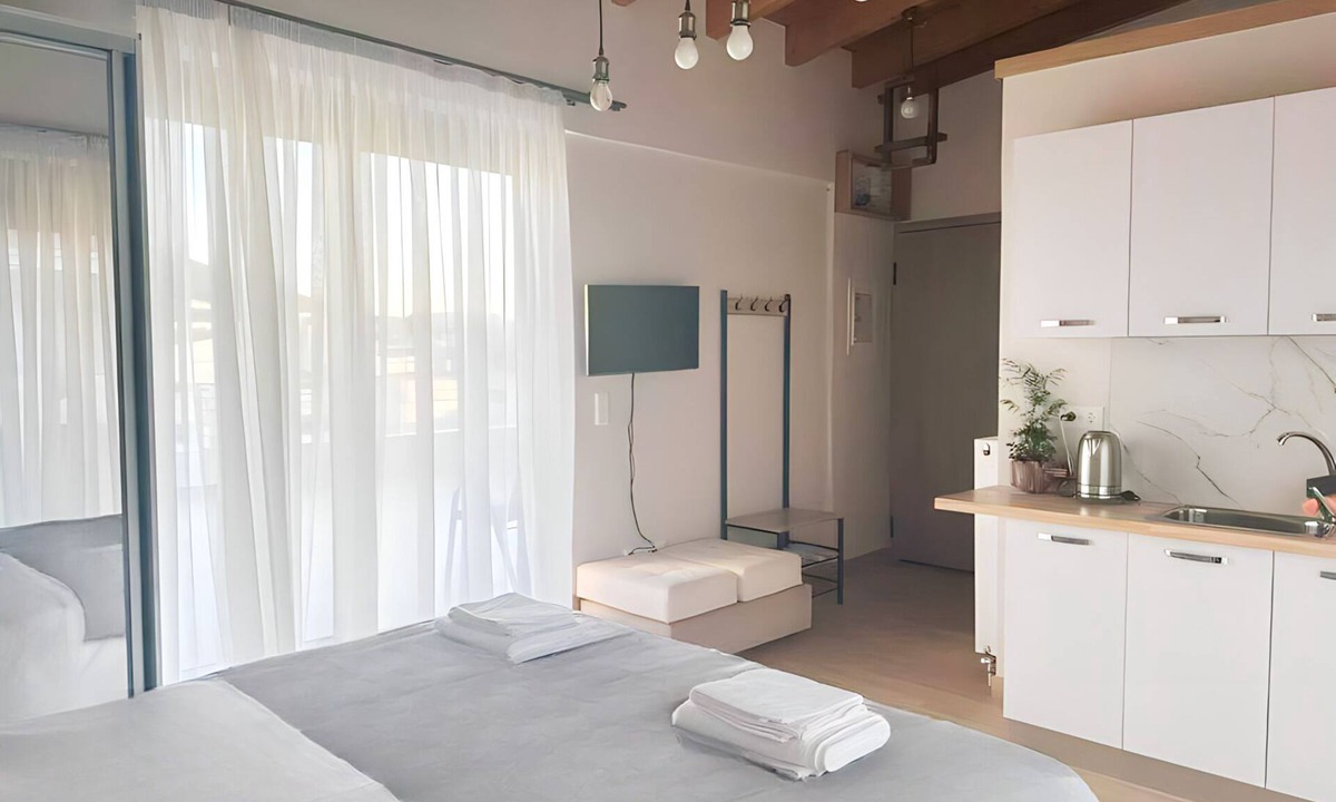 Gerakas Apartment | Cozy Studio with a Heart-Stealing View