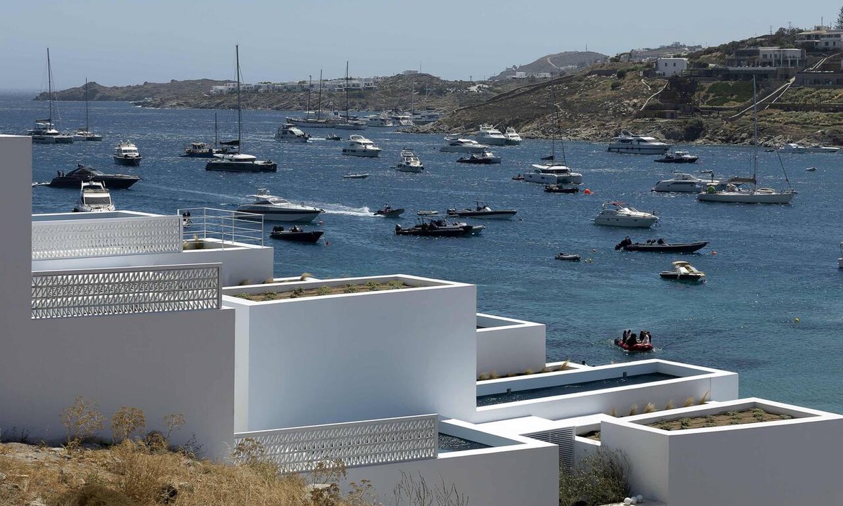 Ornos Hotel | CUBIC Mykonos Seafront Design Suites