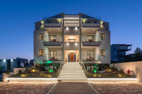 Flogita Apartment | Danae Luxurious Residences- 4 min walk from beach