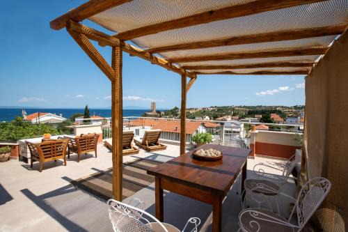 Nea Fokaia Apartment | Delmare Tower View Suites