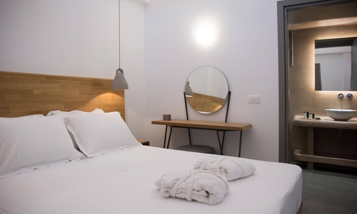 Vothon House | Deluxe Double Twin Balcony Thetis