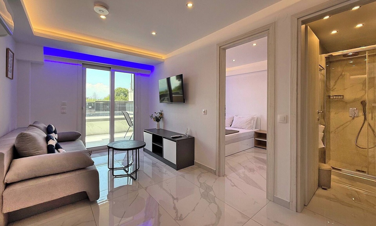 Katerini Apartment | Deluxe One-Bedroom Suite No. 4 (Ground Floor)