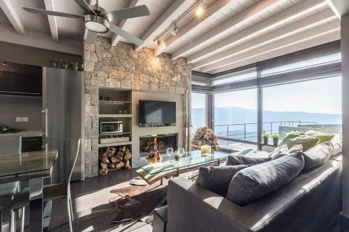 Arachova Villa | Deluxe Villa by White Hills Outdoor Hot Tub