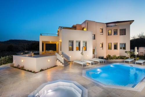 Atsipópoulon Villa | Deluxe Villa Ianthos - Outdoor Hot Tub & Kids Pool