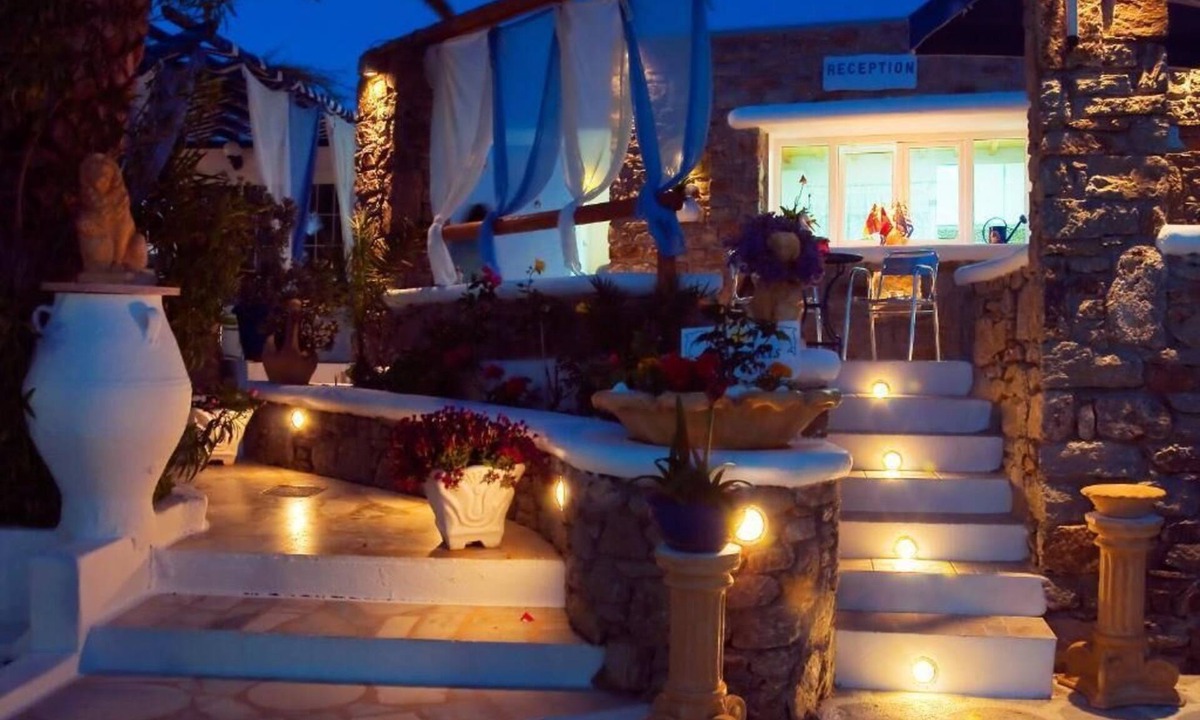 Glastros House | Dibellee Mykonos Studios