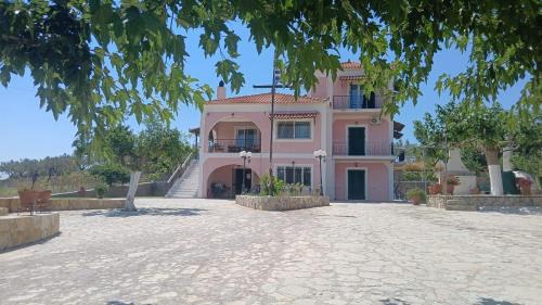 Kilada House | Dimelia Heaven Farm