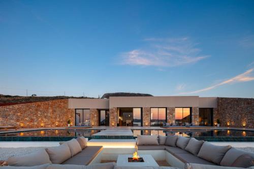 Apokoronas Villa | Dionysos Boutique Villa FirePit Heated Pool & Sauna