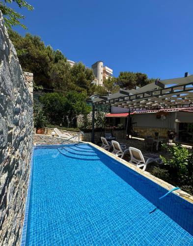 Qafe e Gjashtes Villa | Dolce Vita Villa