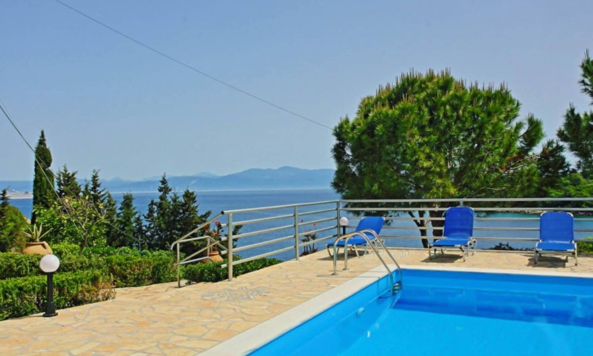 Katsimatika Villa | Dolphin Studio Swimming Pool Walk to Beach Sea Views A C Wifi Car Not Required - 559