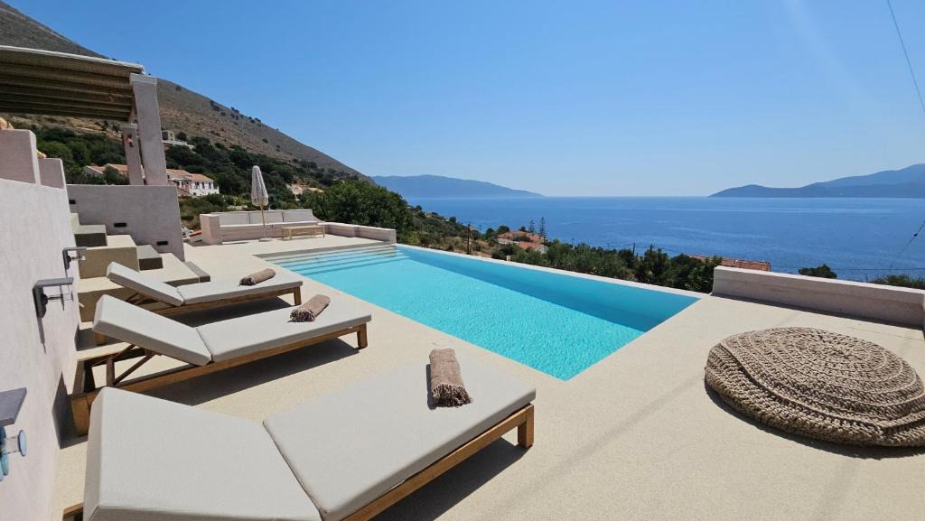 Agia Efimia Villa | Doto Villa with private pool