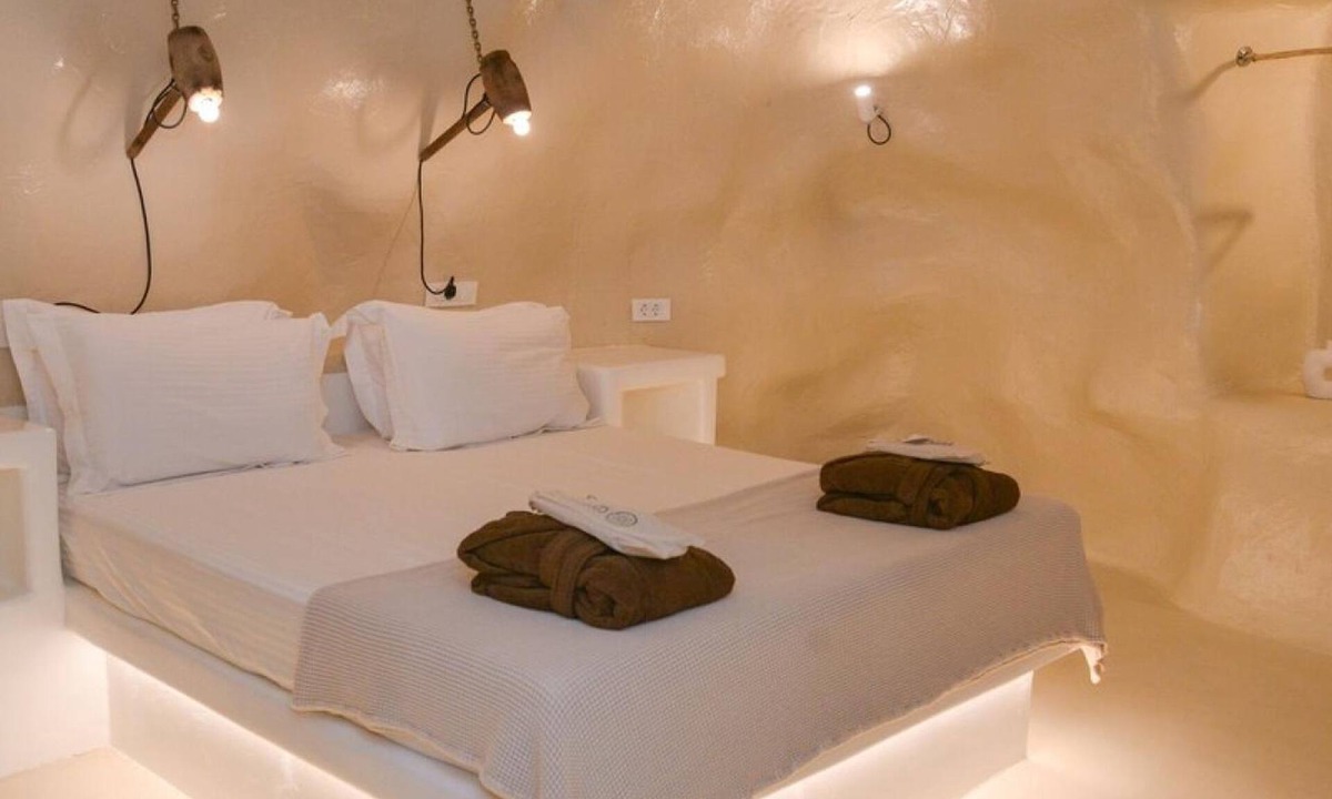 Adamas House | Dream on Adamas Milos