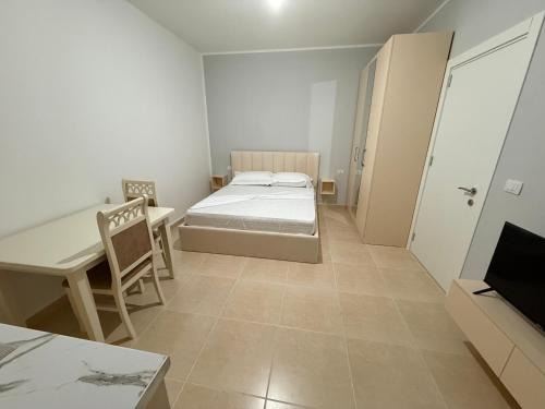 Shengjin Apartment | EG Beach Apartments 104B