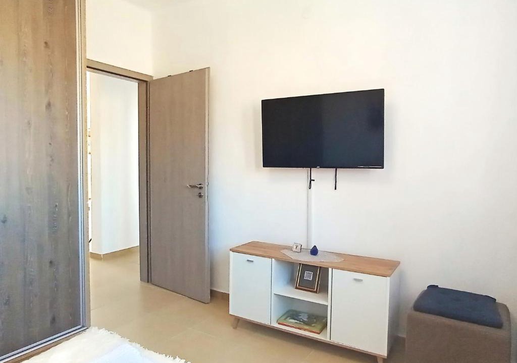 Milea Apartment | Elegant Apartment in Siatista with a View