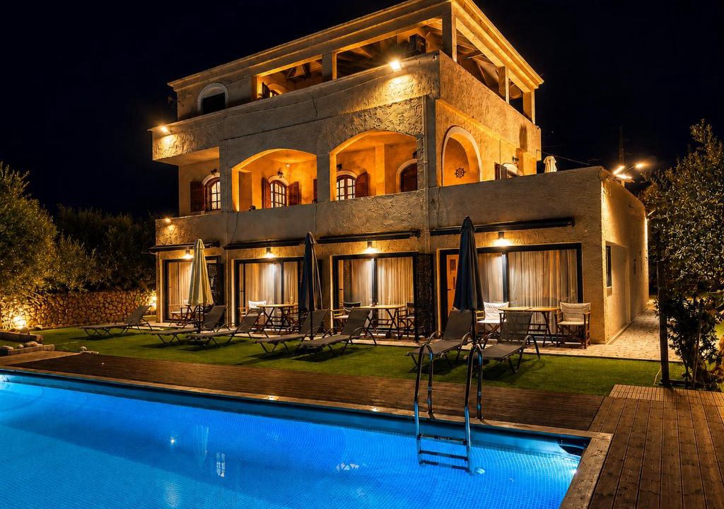 Pyrgou Dirou House | Elements of Diros - luxury suites