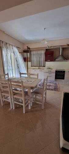 Aliko Apartment | Elenis Villa House