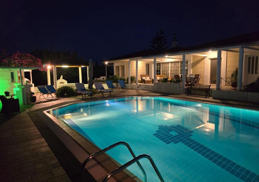 Astros Apartment | Elia Apartment Garden Oasis With Pool Astros