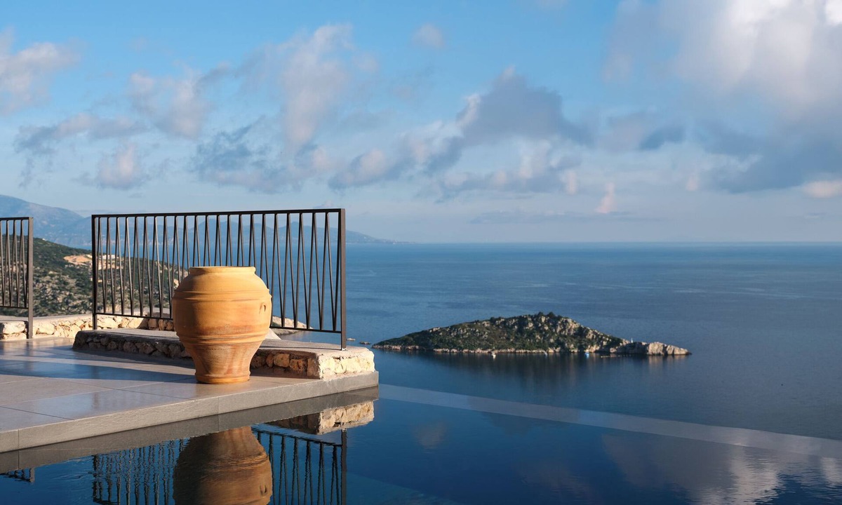 Skinaria Villa | Eliterra Villa II, Timeless Serenity & Heated Pool