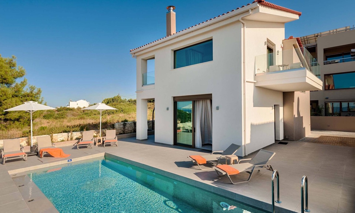 Kato Galatas Villa | Elvoria IV - Luxury close to the sea!