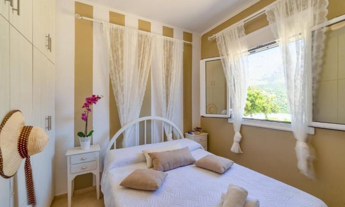 Triopetra House | Emmanuela House with garden and sea view
