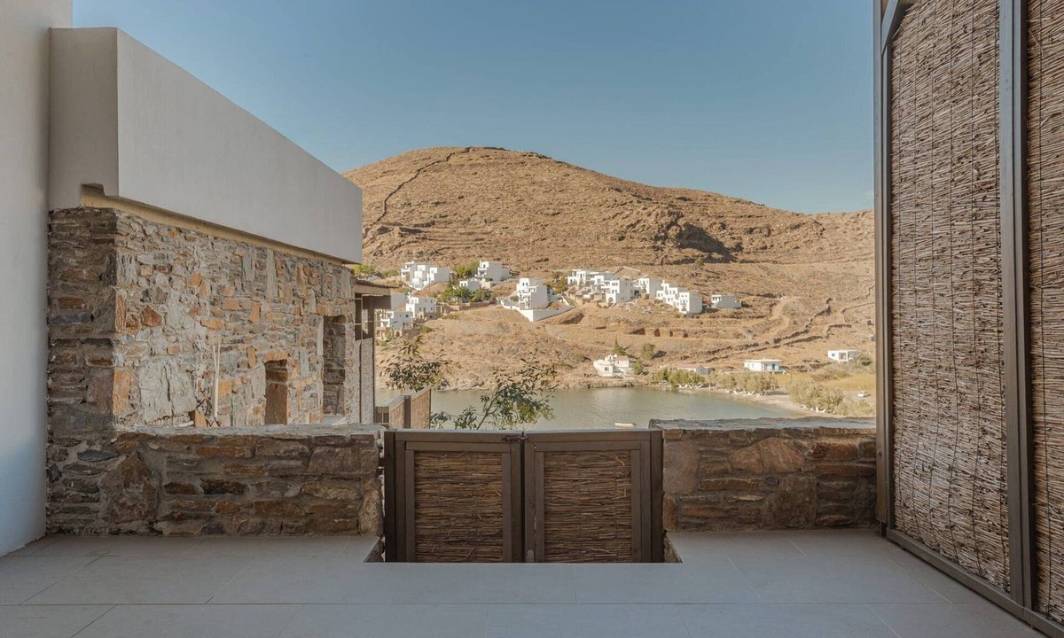 Kithnos Apartment | Endearing Amazing Kythnos Suite | Ionia Suite | 2 BDR Suite with Side Sea View.