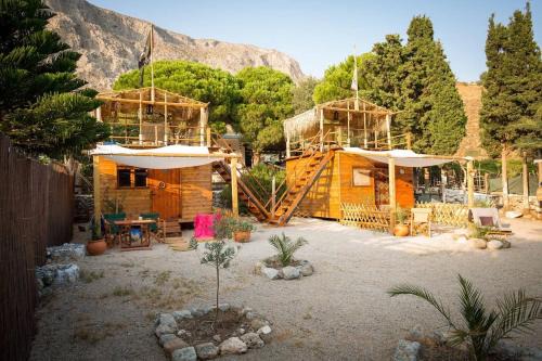 Kalymnos Ski Chalet | Endeavour Beach luxury Holiday Cabin