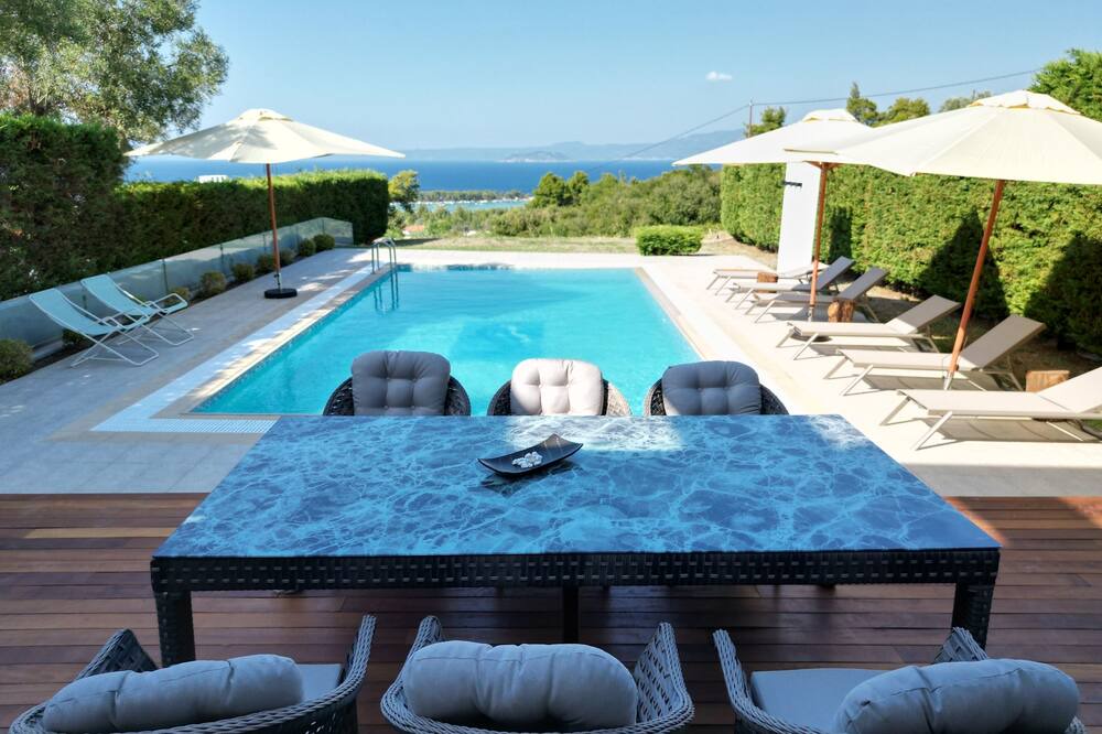 Kassandra Villa | Enjoy Breathtaking Sea Views from Villa Glarokavos in Pefkohori, Greece