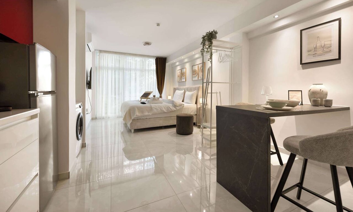 Vardaris Apartment | Estia Premium Apartments - Luxury Kingbed Studio Vackhou 1