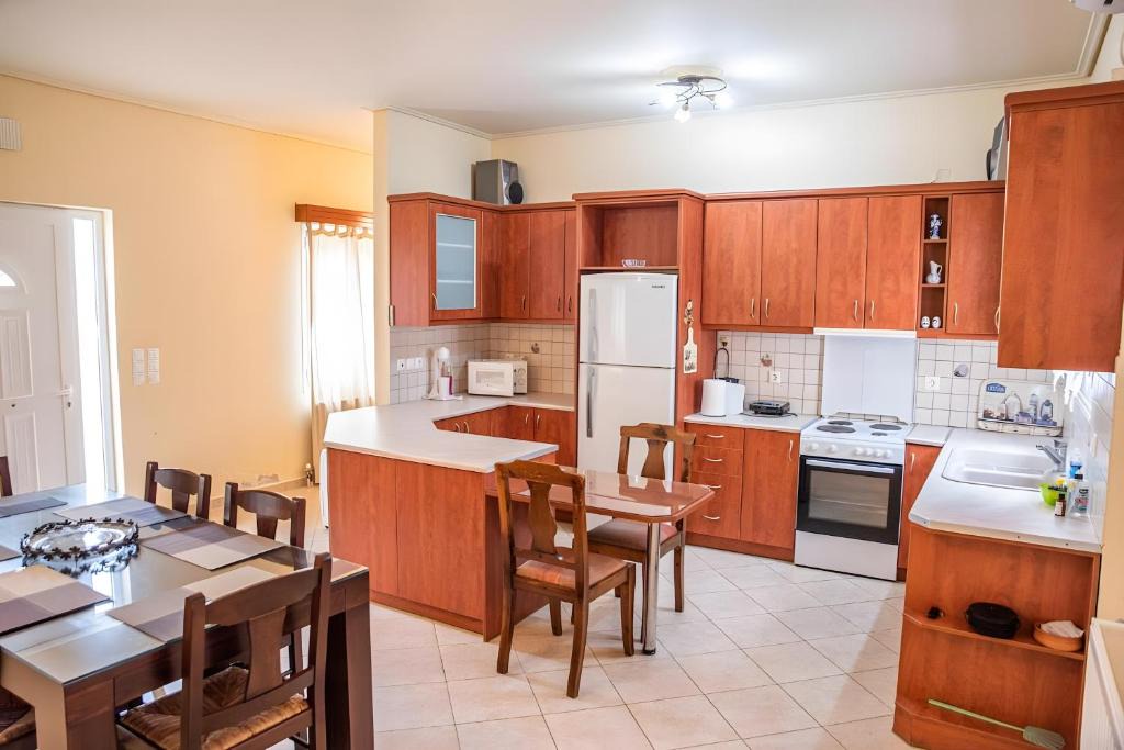 Kymi-Aliveri House | Evoia Village House