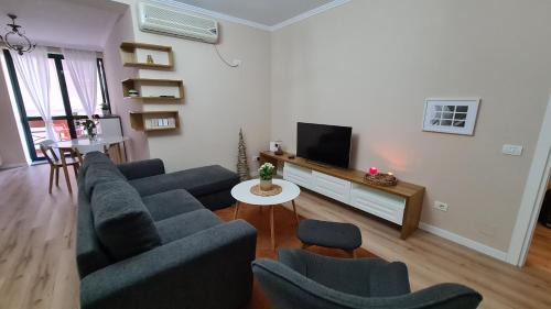 Tirana Apartment | Family-friendly APT at 21 dhjetori w/Self Check-In