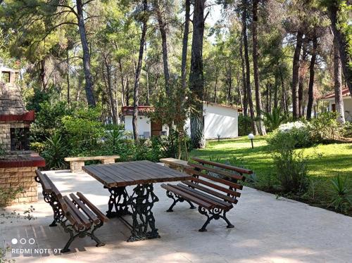 Sane Villa | Family Villa in Sani - Sleeps 6 - Parking - WiFi
