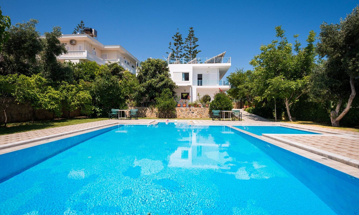 Kato Galatas Apartment | Feel like Home, sunlight apartment, seaview & pool