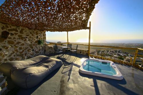 Exo Gonia Villa | Fertimo Suites - Authentic Cave Homes with Private Hot Tub