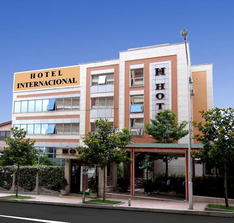 Mbrostar-Urë Hotel | Fieri International Hotel
