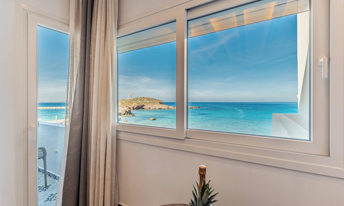 Old Town Naxos Hotel | Fleria Seaview Suites