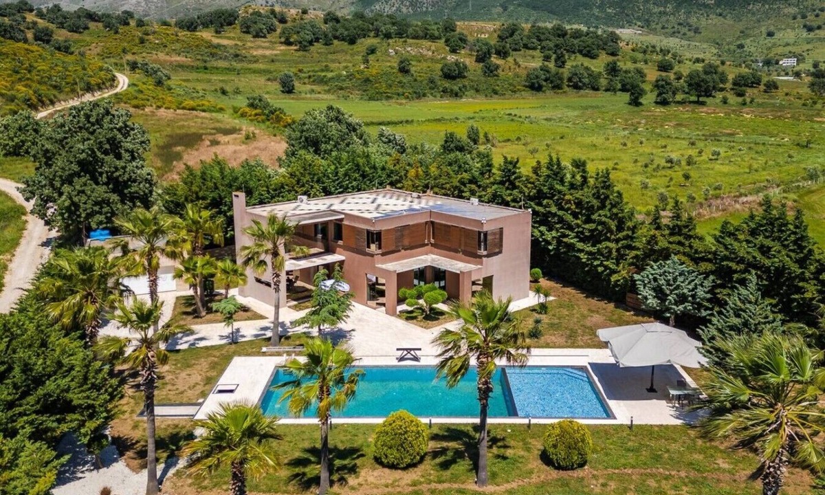 Tragjas Villa | Fllad e Valë | Luxury Private Pool Villa by PikHost