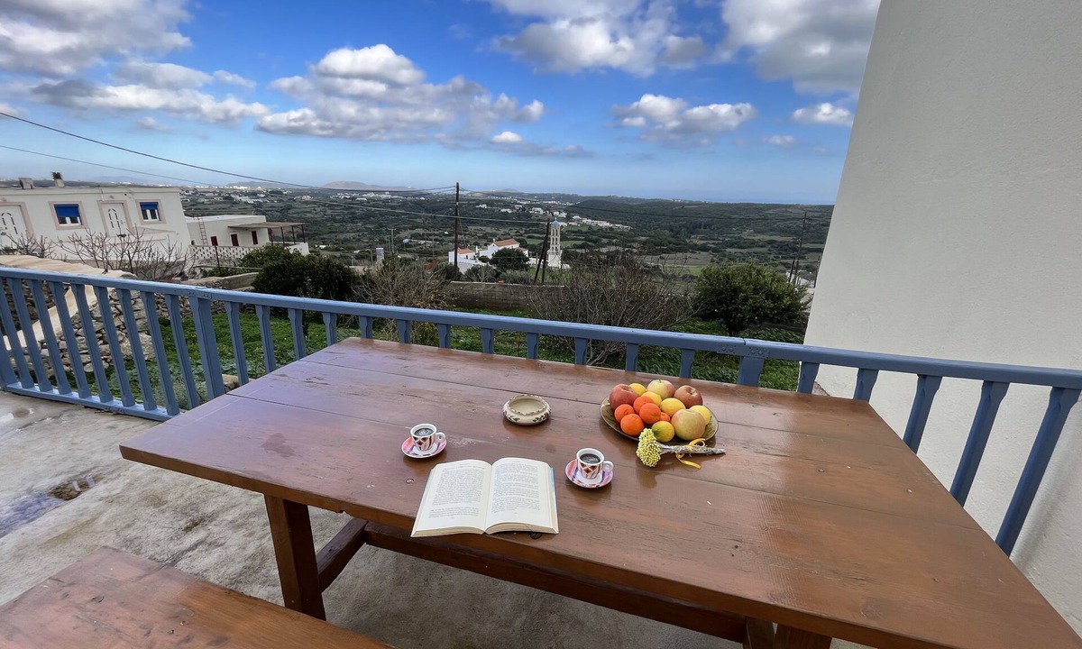 Kithira House | For a delightfully full of relaxing stay.