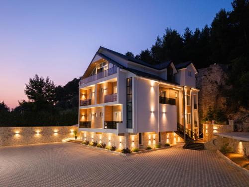 Fushe-Kruje Hotel | Forest Park Hotel Krujë - Nature and Calm at Kruja's Gate