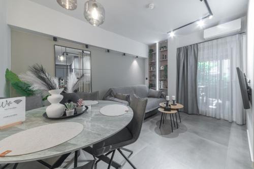 Kalamaria Apartment | Friendly Backyard