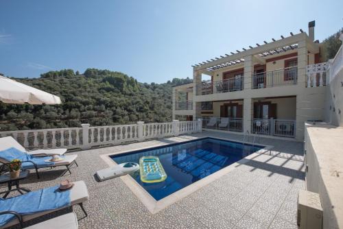 Skopelos Villa | Gallis Villa