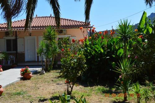 Anaxos Apartment | Garden View Apartments
