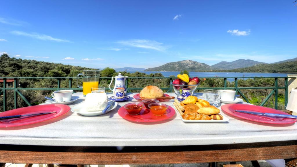 Gera Apartment | Gera's Olive Grove - Elaionas Lesvou