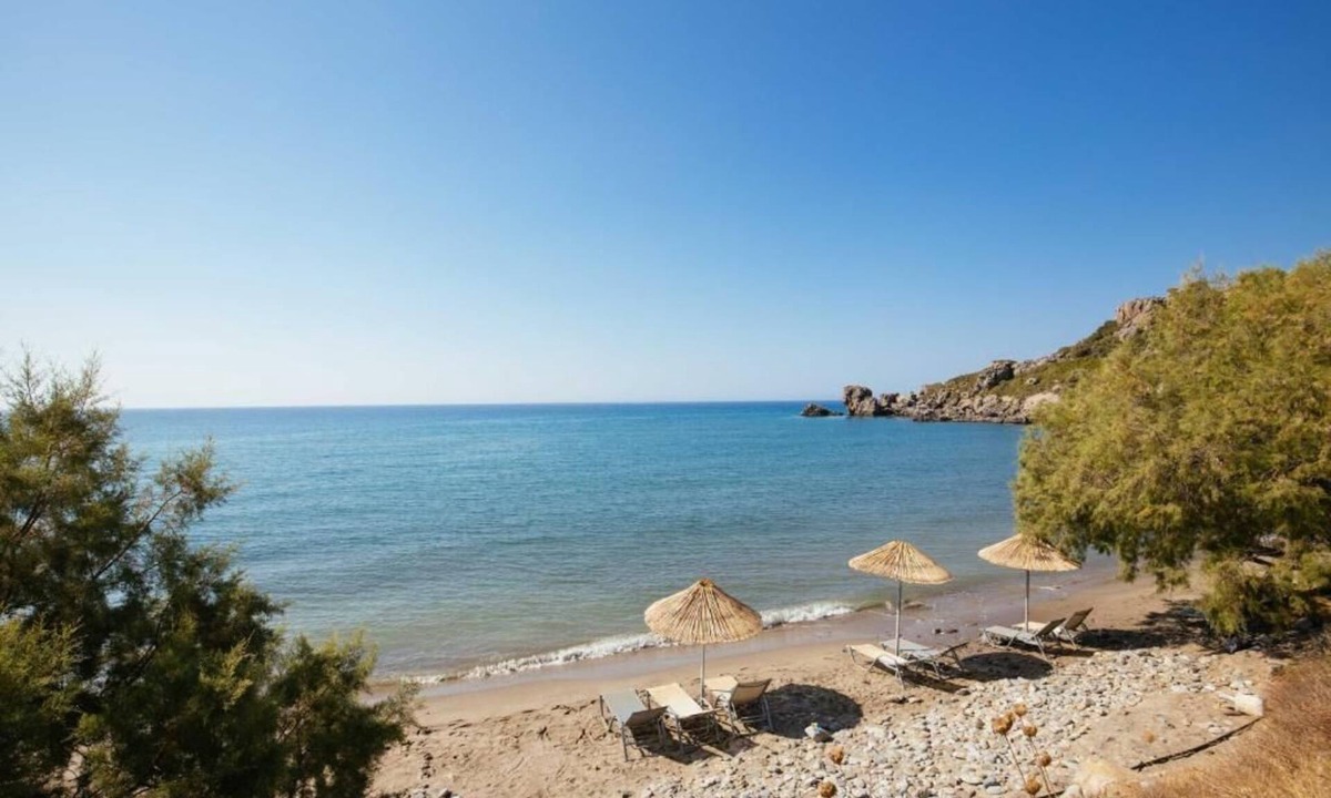 Fragkokastello Apartment | Giannis Seafront Studios II & Breakfast