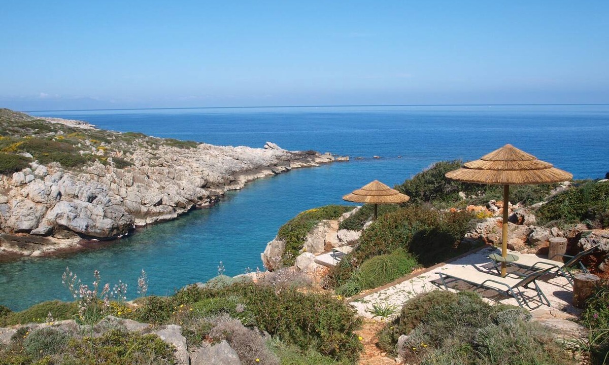 Kalathas Apartment | Giorgi's Blue Apartments