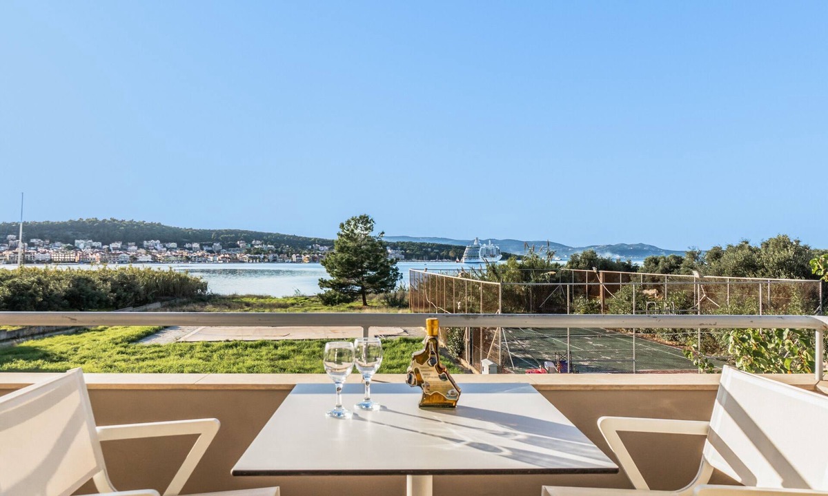 Argostoli Apartment | Gliving365 Apartment with a great city view.