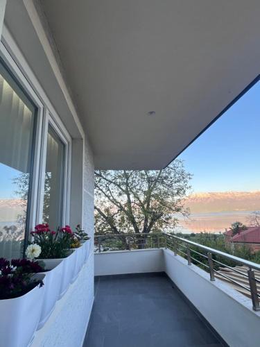 Udenisht Apartment | Golden Stay
