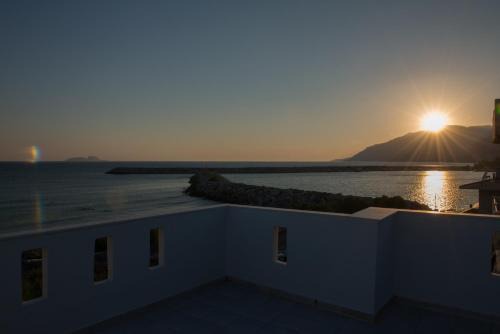 Kokinos Pirgos Apartment | Golden Sun
