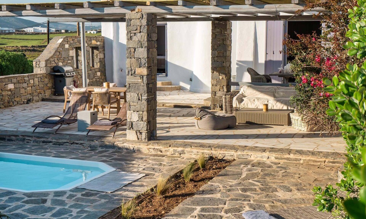 Paros Villa | Golden Villa 7 guests Plunge pool Aegean view Fireplace 170 m²