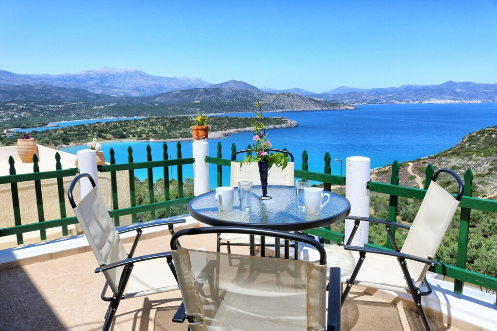 Istron Apartment | Anemone Seaside Traditional Homes - Apartment