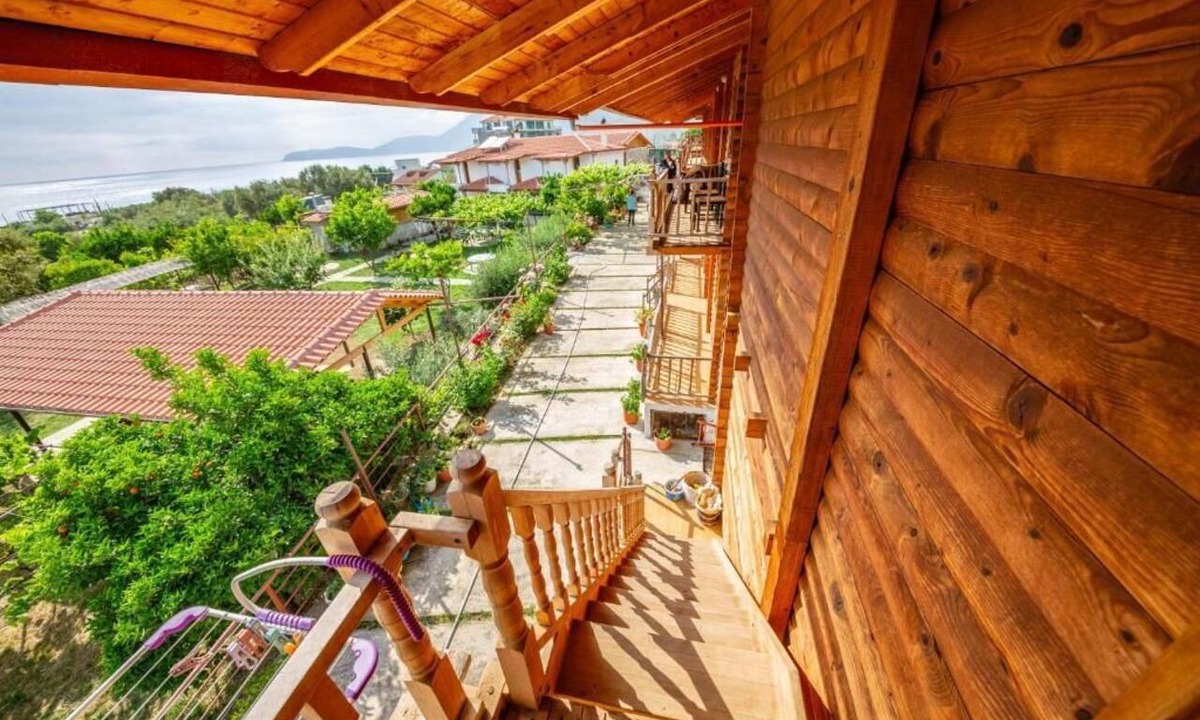 Qazim Pali Hotel | Guest House Luiza